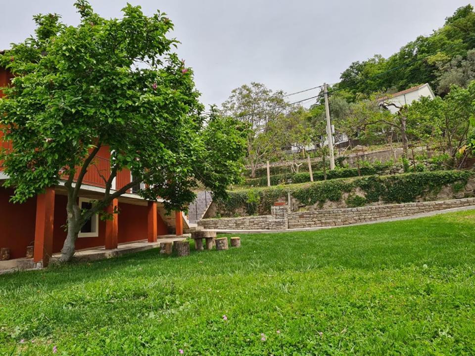 Holiday Home Vulezic Bar Ngoại thất bức ảnh